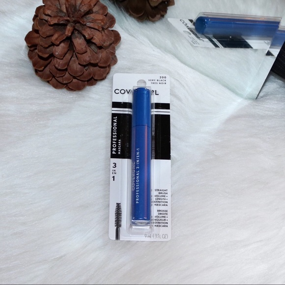 2 Different Covergirl Professional Mascaras - Picture 3 of 5